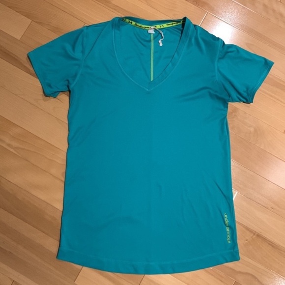 2 Athletic Short Sleeve Tees - Under Armour & Kyodan - size S - Picture 2 of 16